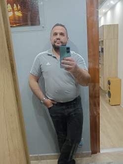 Norbi, 41 �ves t�rskeres� f�rfi, Debrecen
