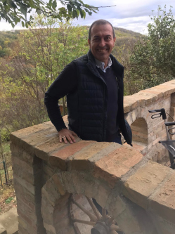 Alessandro, 50 �ves t�rskeres� f�rfi, Szeksz�rd