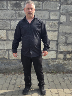 J�nos, 48 �ves t�rskeres� f�rfi, T�r�kb�lint