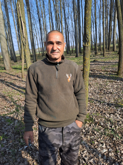 Andris, 52 �ves t�rskeres� f�rfi, Ny�regyh�za