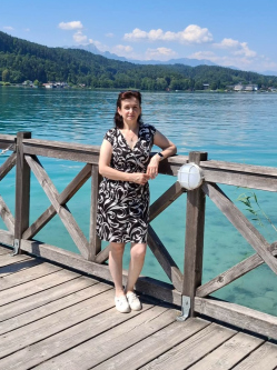 Teca, 53 �ves t�rskeres� n�, Karintia