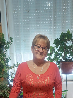 Erzs�bet, 64 �ves t�rskeres� n�, V�rpalota