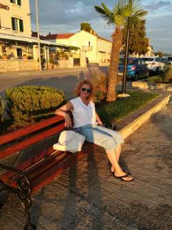 �va, 68 �ves t�rskeres� n�, Pozsony