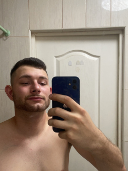 Richard, 24 �ves t�rskeres� f�rfi, Hatvan