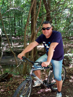 Zsolt, 53 �ves t�rskeres� f�rfi, Apc