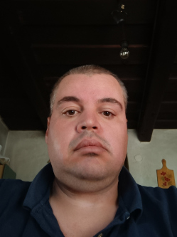 G�za, 40 �ves t�rskeres� f�rfi, N�gr�ds�p