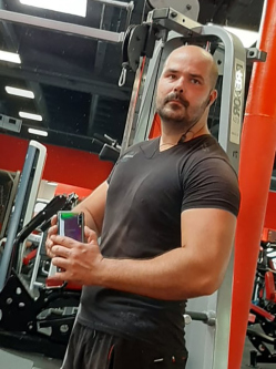 G�bor, 40 �ves t�rskeres� f�rfi, Budapest