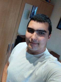 M�rk, 24 �ves t�rskeres� f�rfi, Budapest