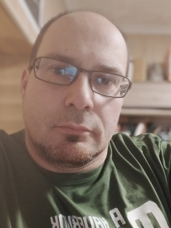 Csaba, 43 �ves t�rskeres� f�rfi, Tisza�jv�ros