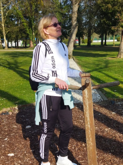 Zsuzsi, 52 �ves t�rskeres� n�, V�rpalota