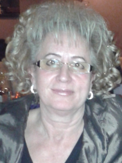 T�nde, 68 �ves t�rskeres� n�, Debrecen