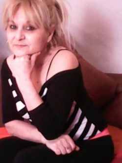 Aranka, 57 �ves t�rskeres� n�, Als�n�medi