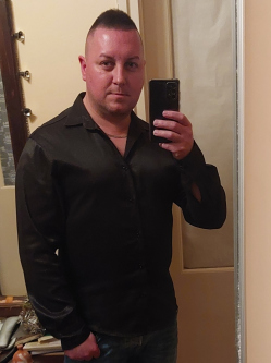 G�bor, 38 �ves t�rskeres� f�rfi, Mez�k�vesd