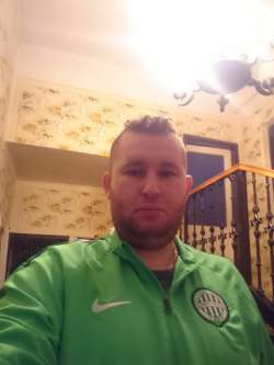 R�bert, 40 �ves t�rskeres� f�rfi, Ny�rkar�sz