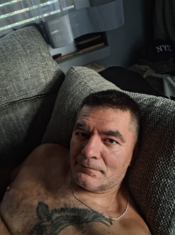 L�szl�, 48 �ves t�rskeres� f�rfi, Szerencs