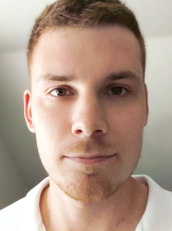 Zsolt, 30 �ves t�rskeres� f�rfi, V�rtessz�l�s