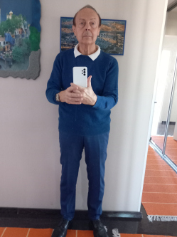 Andr�s, 72 �ves t�rskeres� f�rfi, Budapest