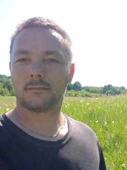 Zoli, 43 �ves t�rskeres� f�rfi, P�cs