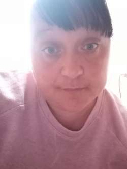 T�mea, 47 �ves t�rskeres� n�, Saj�szentp�ter