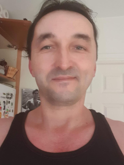 Robert, 50 �ves t�rskeres� f�rfi, Dublin f�v�ros (Baile �tha Cliath)