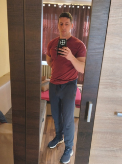 G�bor, 38 �ves t�rskeres� f�rfi, Orosh�za