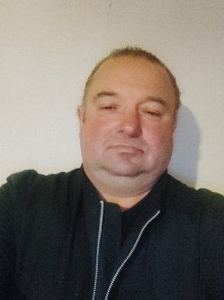 Pityu, 50 �ves t�rskeres� f�rfi, V�s�rosnam�ny