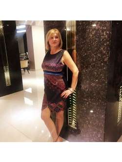 Gy�ngyi, 65 �ves t�rskeres� n�, Kom�rom
