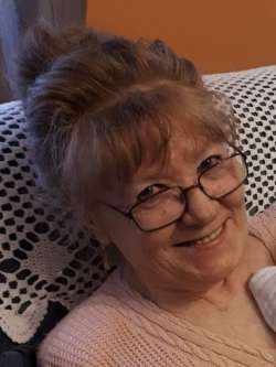 Marcsi, 69 �ves t�rskeres� n�, Budapest