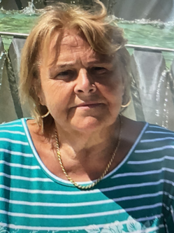 Marika, 69 �ves t�rskeres� n�, F�t