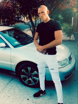 D�niel, 29 �ves t�rskeres� f�rfi, Hal�sztelek