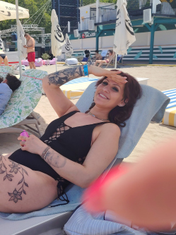 Szabina, 34 �ves t�rskeres� n�, T�r�kb�lint