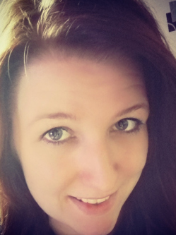 Ter�zia, 27 �ves t�rskeres� n�, Szeged