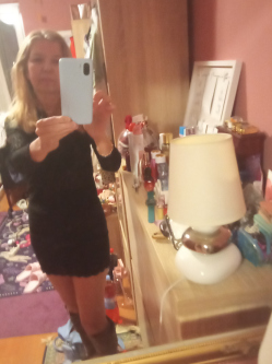 N�ra, 48 �ves t�rskeres� n�, Sz�kesfeh�rv�r