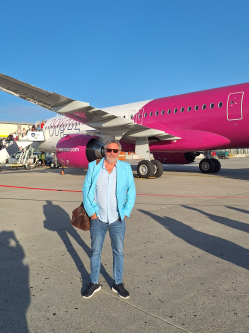 Misi, 58 �ves t�rskeres� f�rfi, Velence