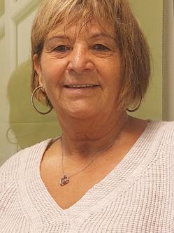 Juliska, 69 �ves t�rskeres� n�, B�taap�ti