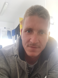 Rajmund, 32 �ves t�rskeres� f�rfi, Dabas