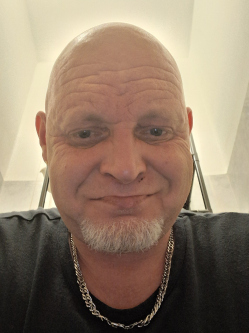 Ferenc, 45 �ves t�rskeres� f�rfi, Szombathely