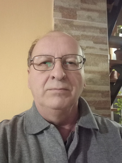 L�szl�, 64 �ves t�rskeres� f�rfi, Papkeszi