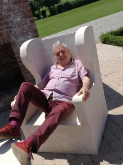Lali, 71 �ves t�rskeres� f�rfi, Gyula