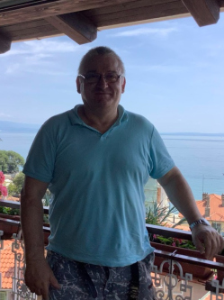 Csaba, 57 �ves t�rskeres� f�rfi, Als�dobsza
