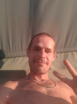 Zsolt, 39 �ves t�rskeres� f�rfi, Kunpesz�r