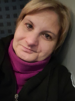 Anik�, 50 �ves t�rskeres� n�, Bab�csa