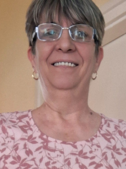 Marcsi, 60 �ves t�rskeres� n�, Mez�ber�ny