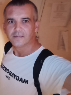 Csaba, 48 �ves t�rskeres� f�rfi, Miskolc
