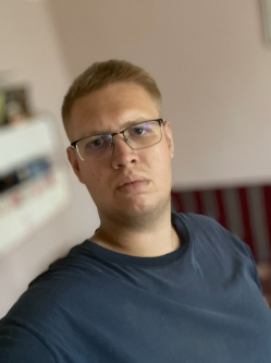 Zsolt, 23 �ves t�rskeres� f�rfi, Nagyk�ll�