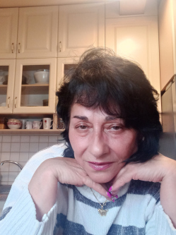 Panni, 59 �ves t�rskeres� n�, Nyitra