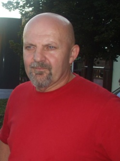 S�ndor, 67 �ves t�rskeres� f�rfi, Mez�ber�ny