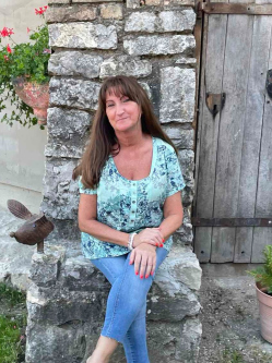 Anik�, 58 �ves t�rskeres� n�, Veszpr�m