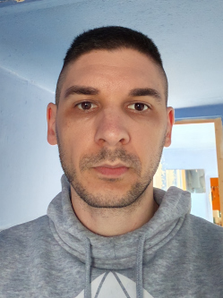 S�ndor, 35 �ves t�rskeres� f�rfi, Farmos