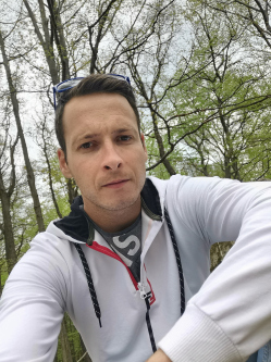 Gerg�, 34 �ves t�rskeres� f�rfi, S�rospatak